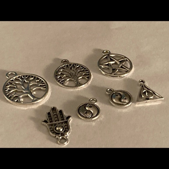 Lot of 7 Wiccan/pagan/occult pendants/charms for jewelry - Picture 3 of 3